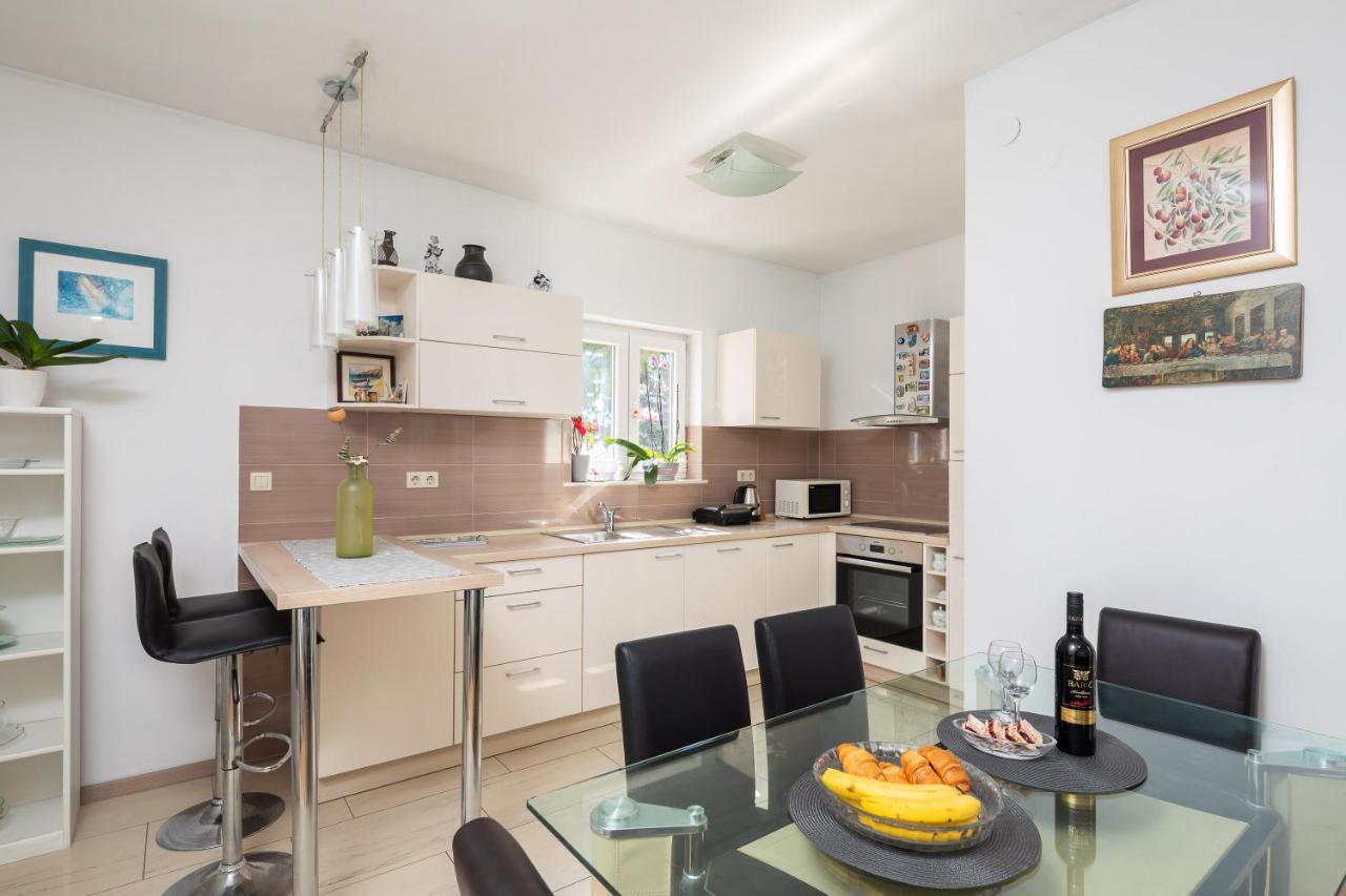 Boja Nel Blu Apartment Stanici Ngoại thất bức ảnh